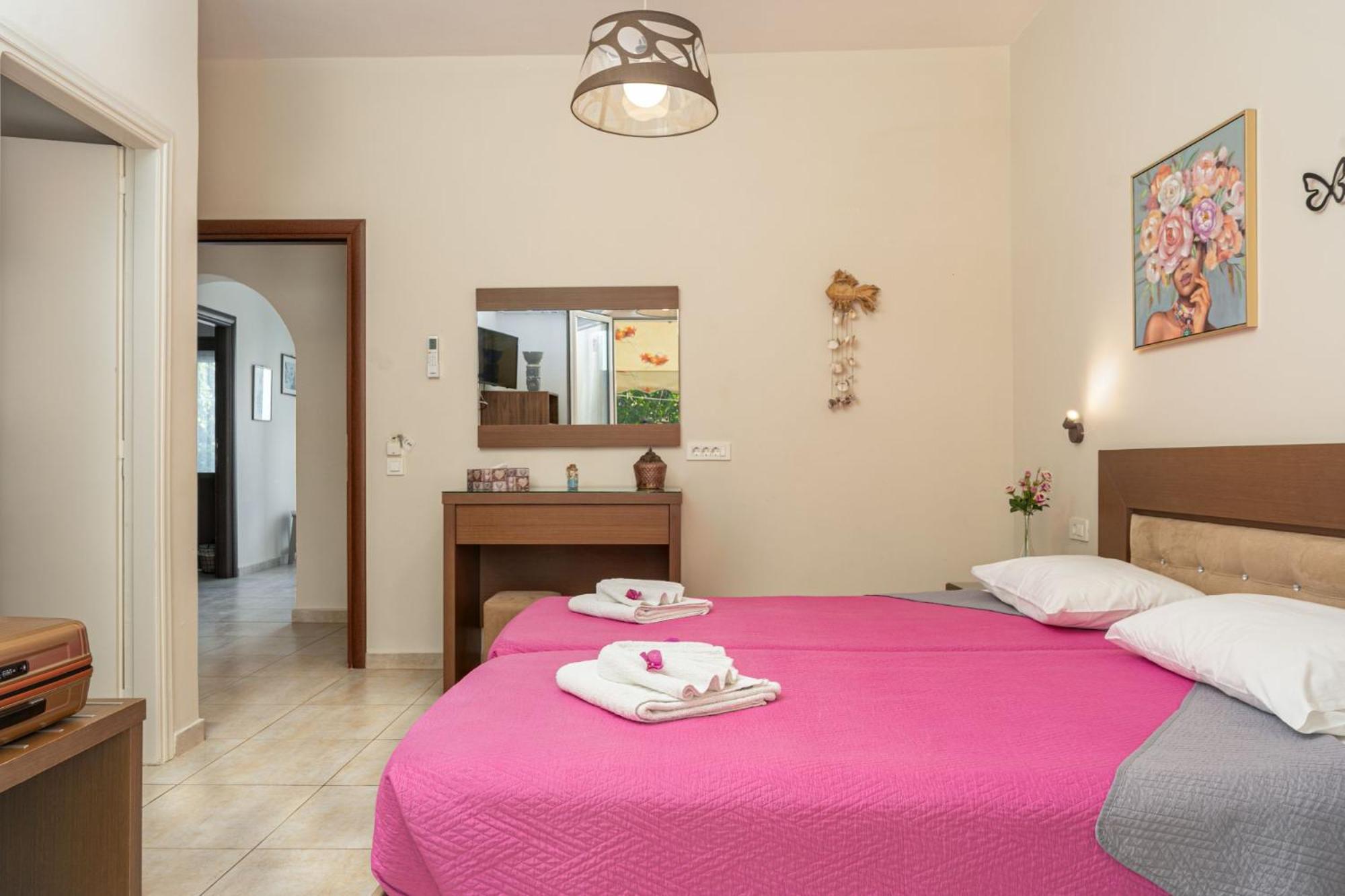 Stathis Beachfront Luxury Rooms Kalamákion Værelse billede