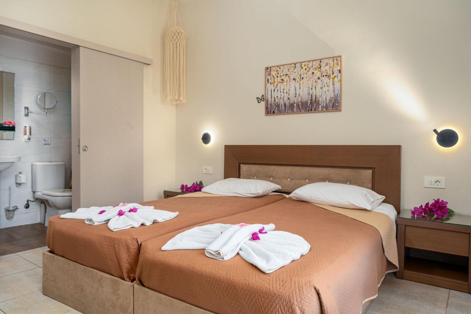 Stathis Beachfront Luxury Rooms Kalamákion Værelse billede