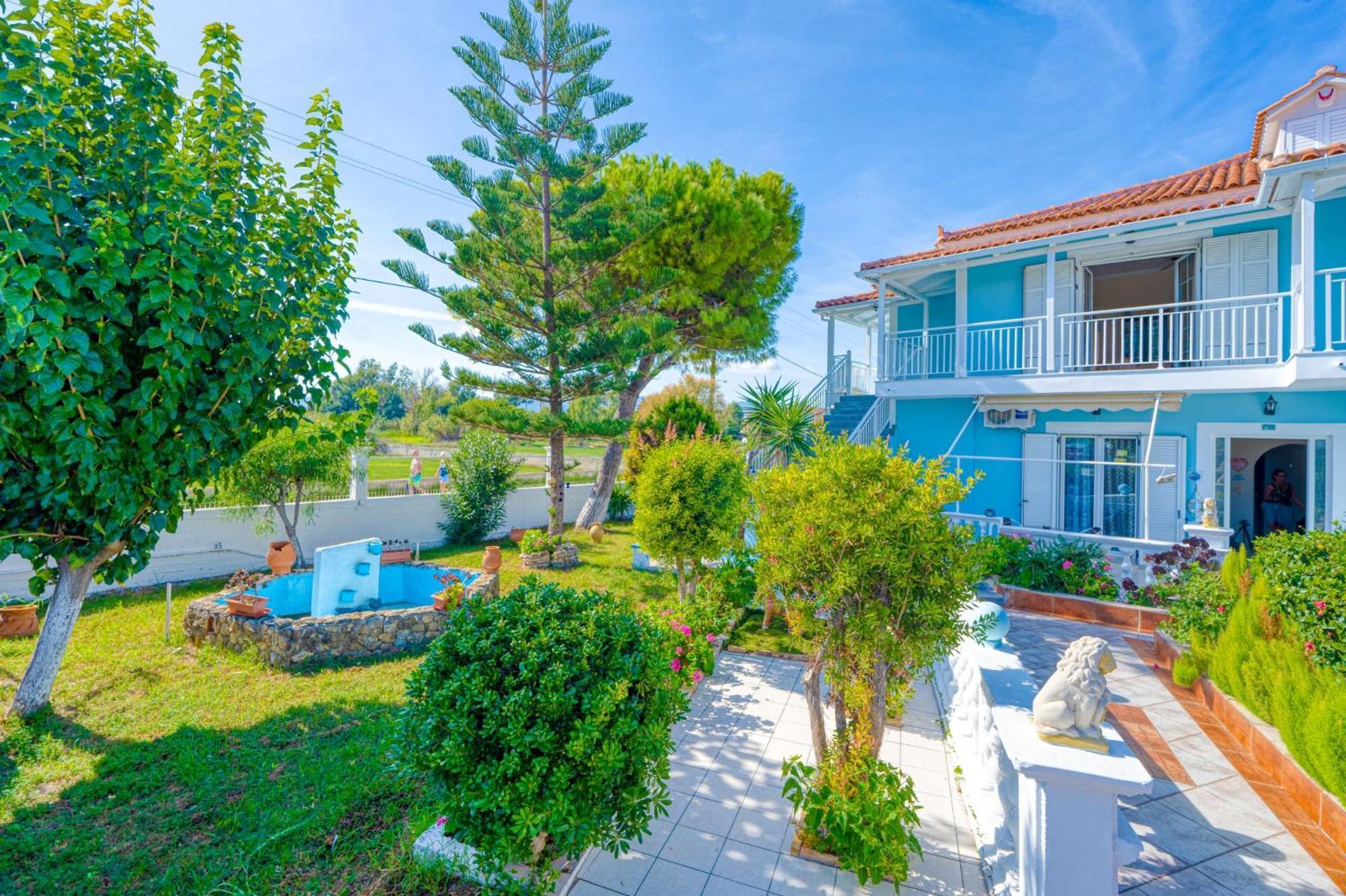 Stathis Beachfront Luxury Rooms Kalamákion Eksteriør billede